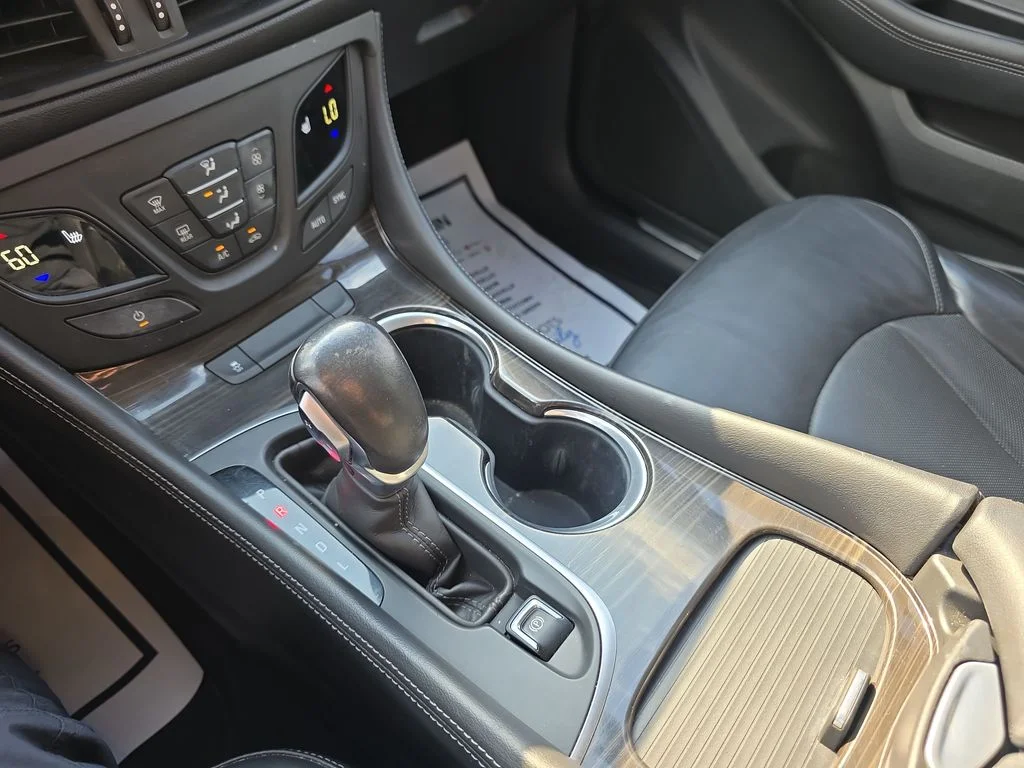 Used 2019 White Buick Essence image 20