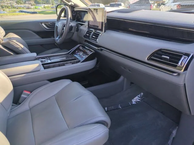Used 2019 Black Lincoln Reserve image 36