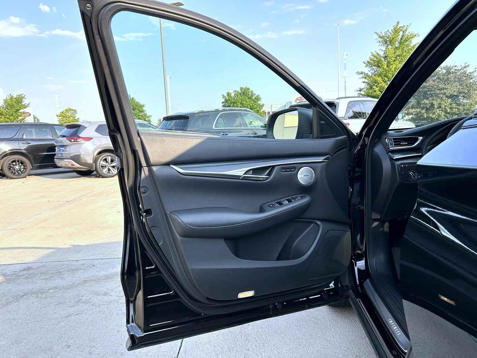 Used 2023 Black INFINITI SPORT image 9