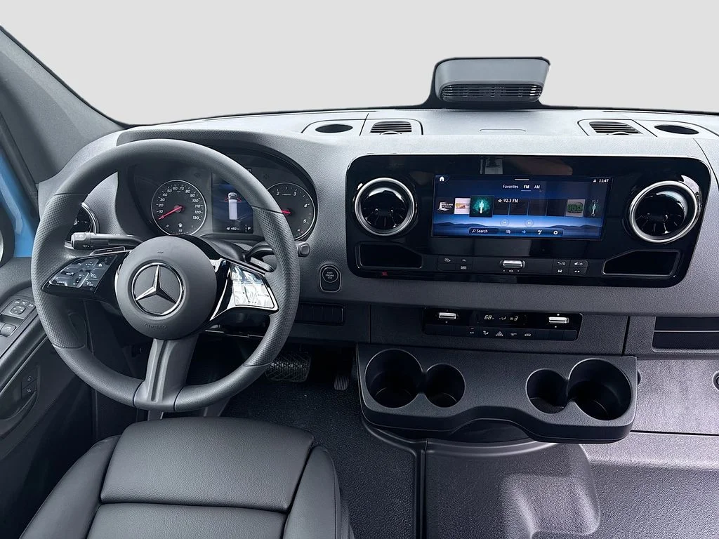 New 2026  Mercedes-Benz Cargo 144 WB image 38