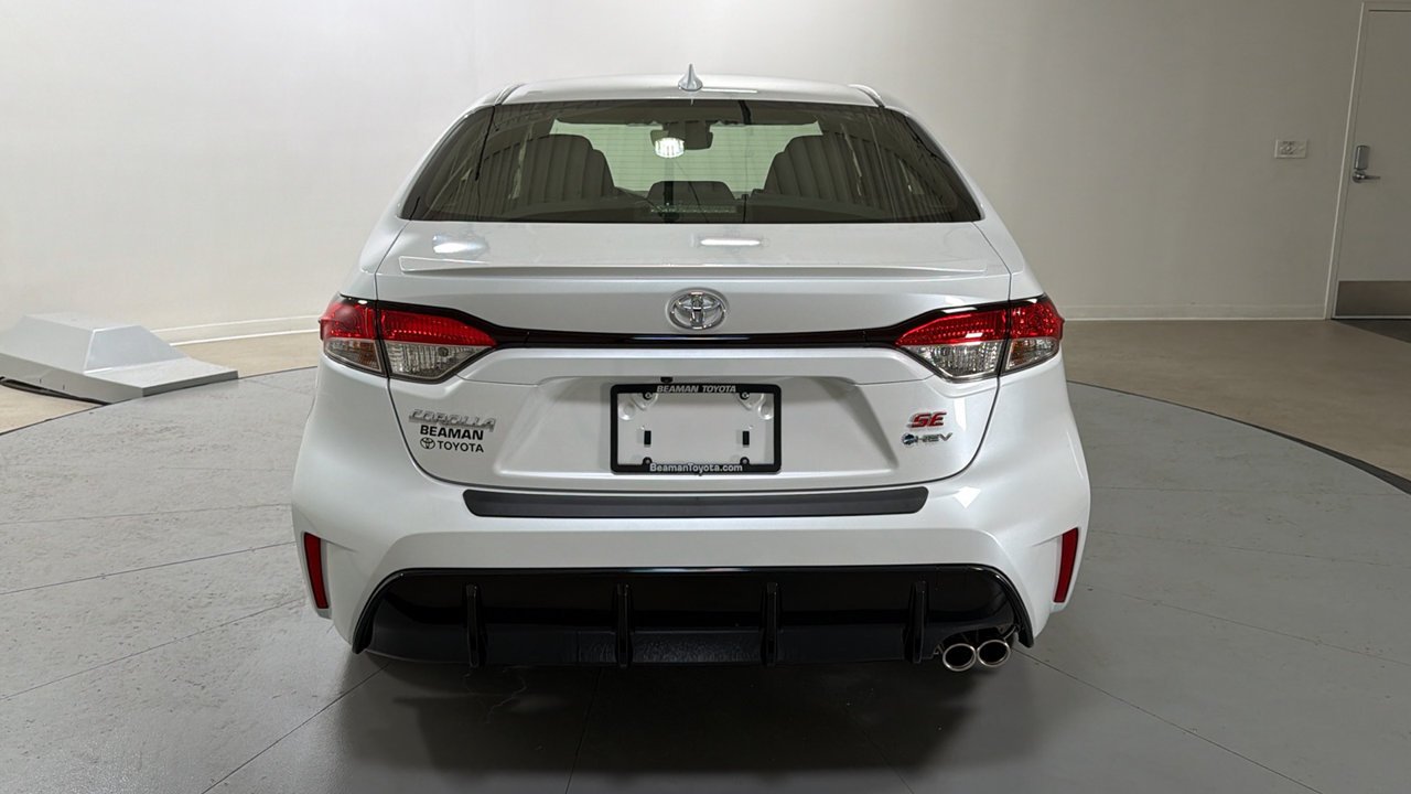 New 2027 Wind Chill Pearl <sup>1</sup> Toyota  SE image 4
