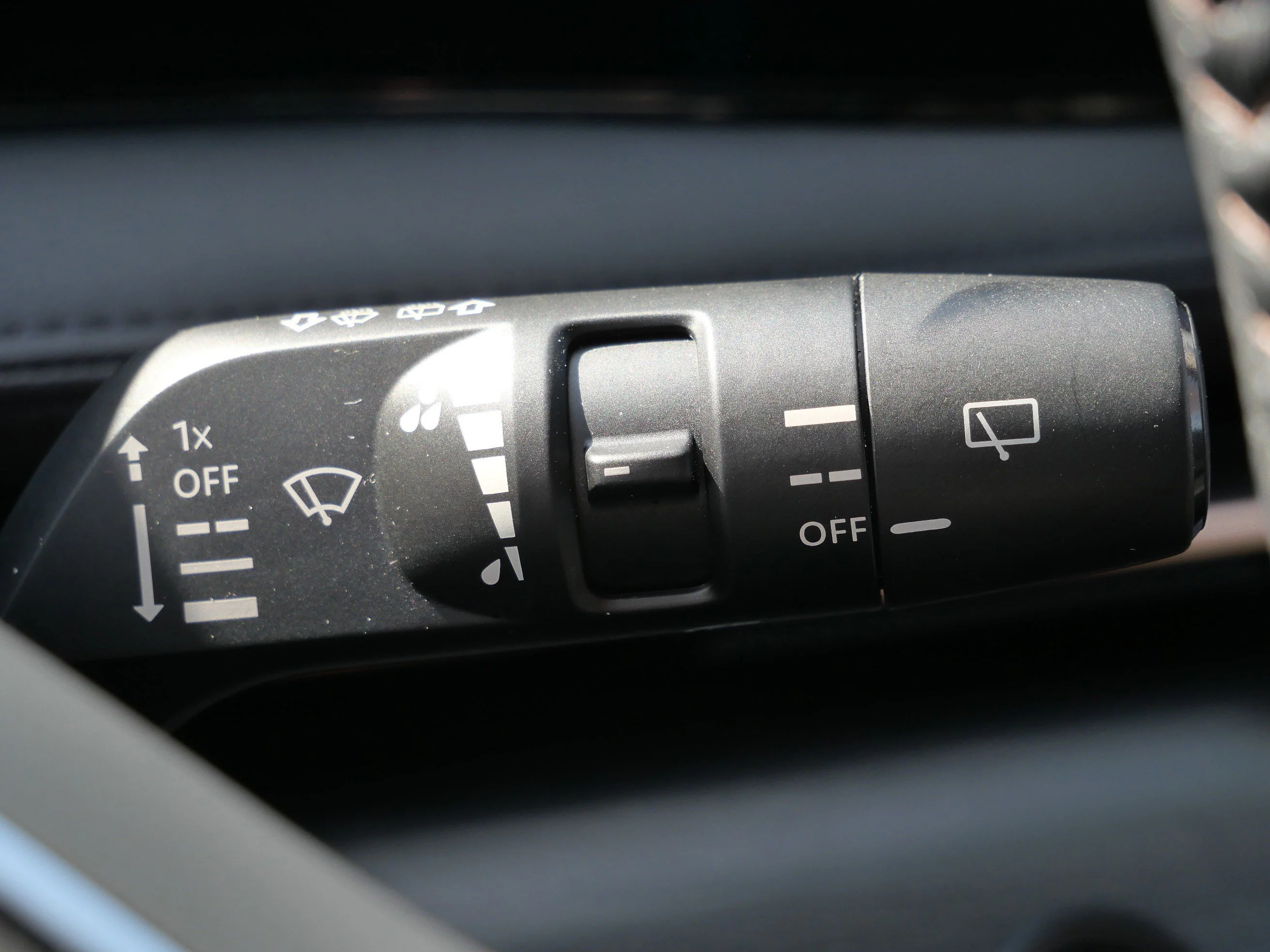 Used 2023 Gun Metallic Nissan ENGAGE image 34