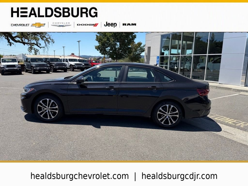 2025 Volkswagen Jetta Sport - Photo 2