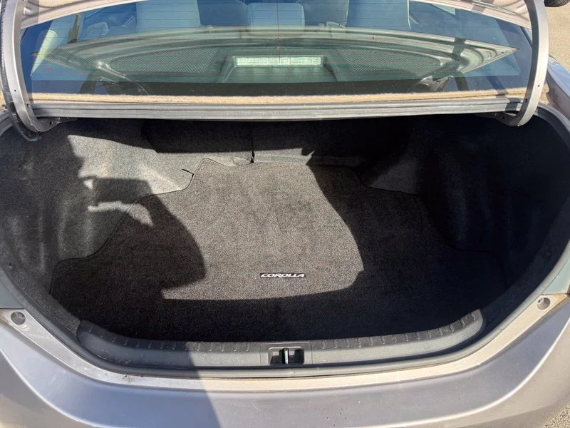 Used 2015 Brown Toyota LE image 5