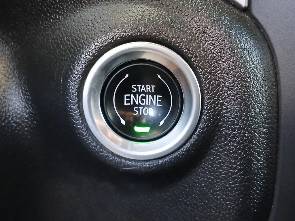 Used 2024 White Chevrolet Custom image 17