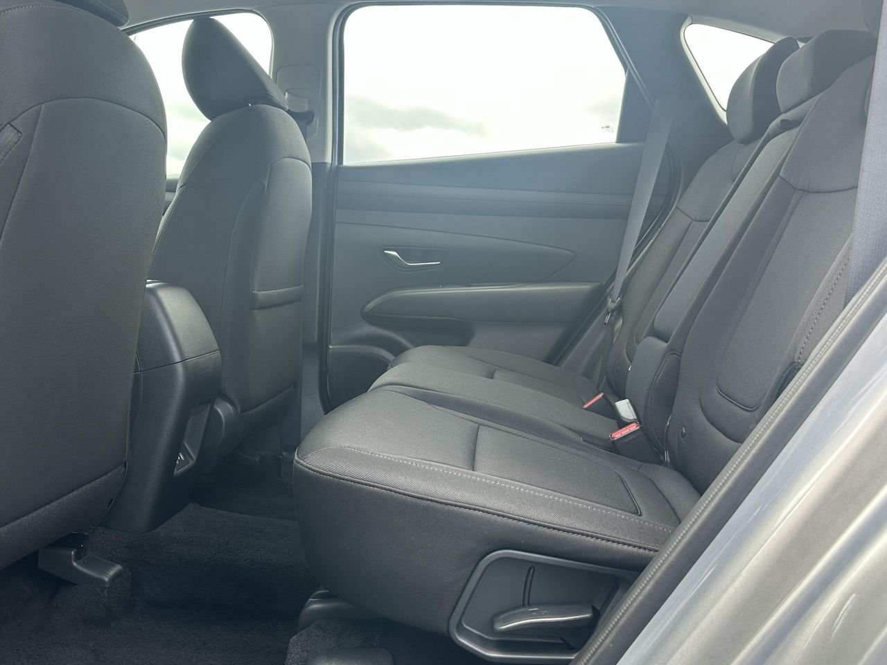 New 2026 Shimmering Silver Hyundai SE image 18