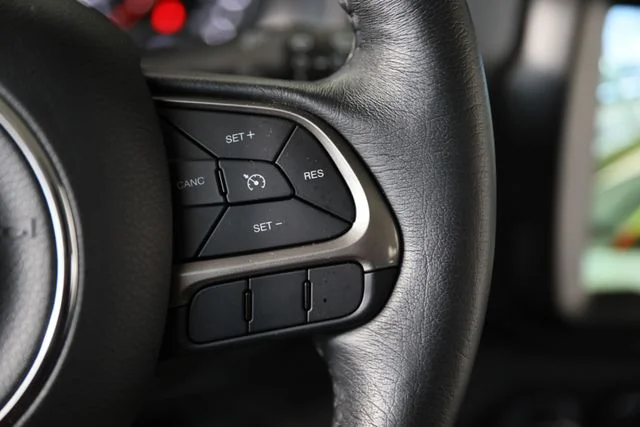 Used 2021 White Jeep Limited image 7