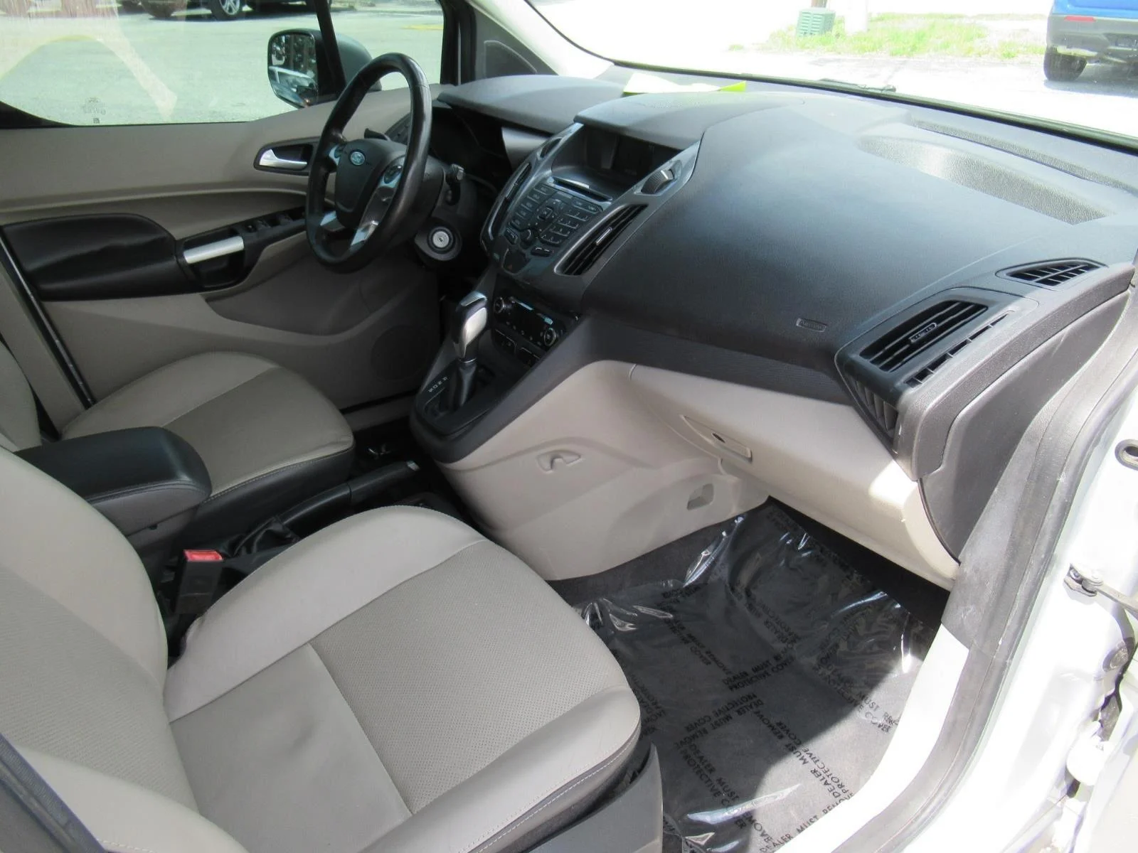 Used 2016  Ford Titanium image 11