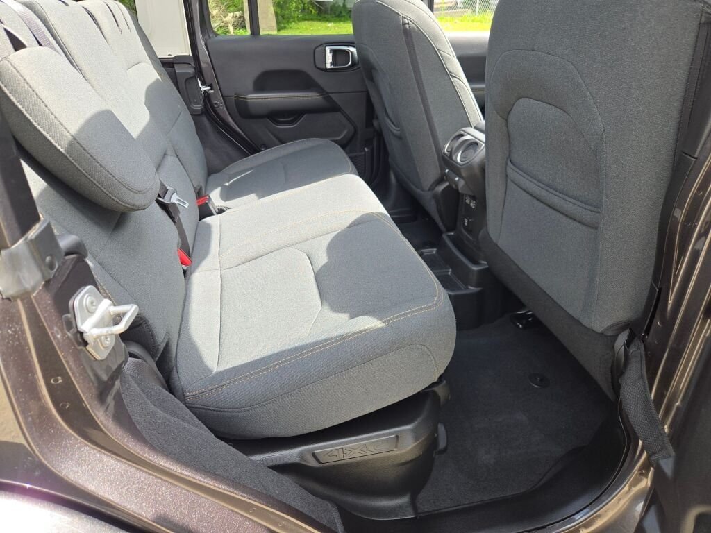 Certified Used 2025 Gray Jeep Sahara 4xe image 9
