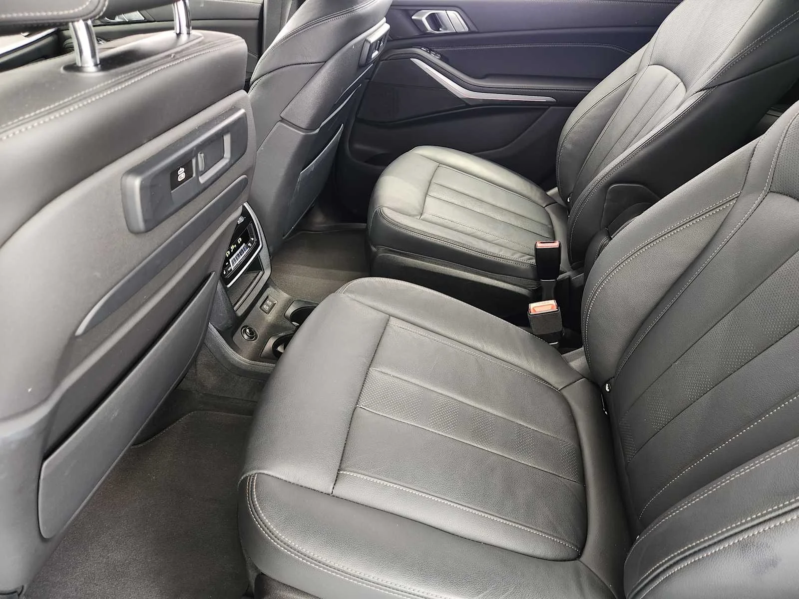 Certified Used 2022 Carbon Black Metallic BMW xDrive40i image 20