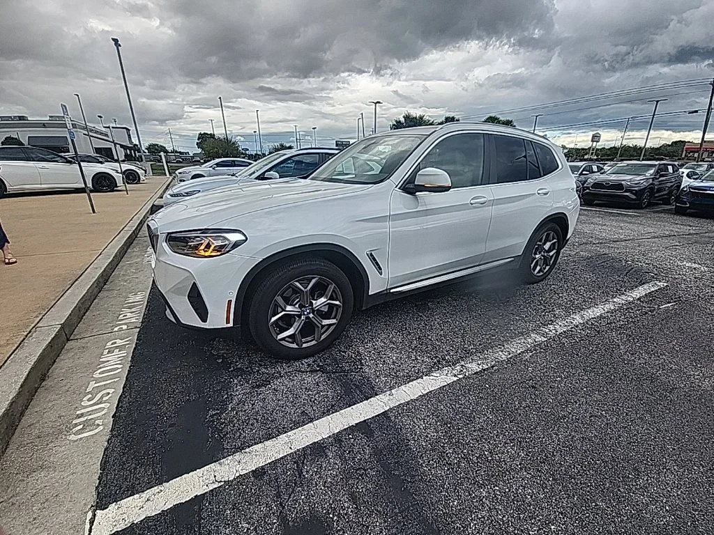 Used 2023 White BMW sDrive30i image 5