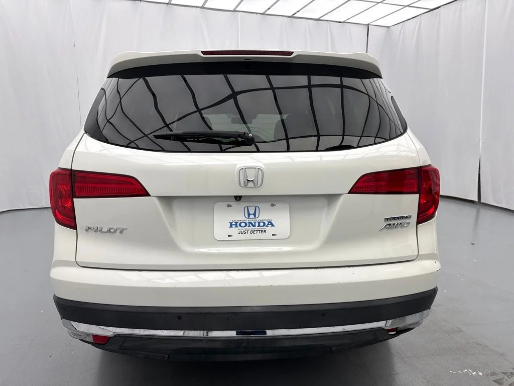 Used 2016 White Honda Touring image 7