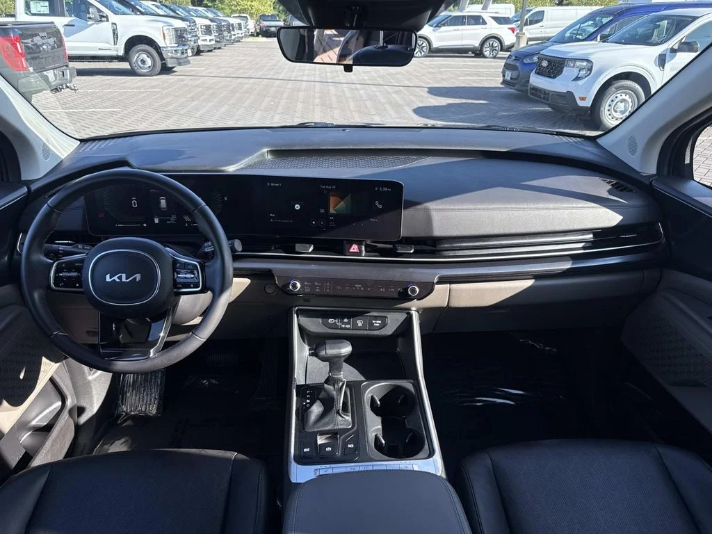 Used 2025 Gray Kia LXS image 11