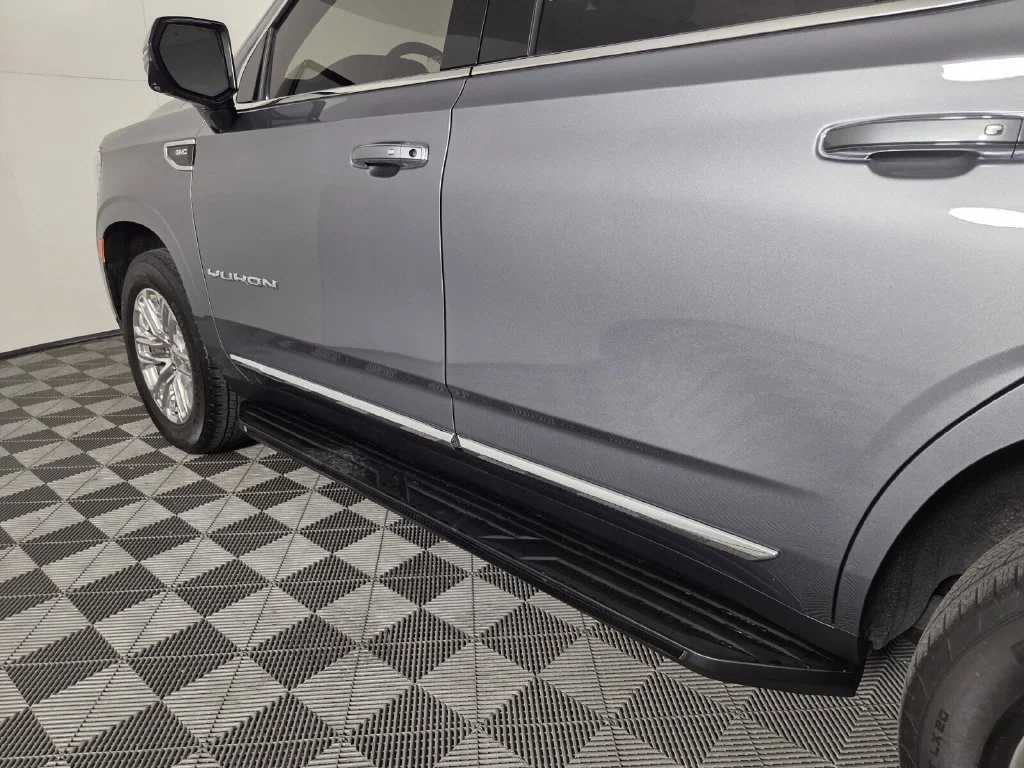 Used 2022 Satin Steel Metallic GMC SLT image 9