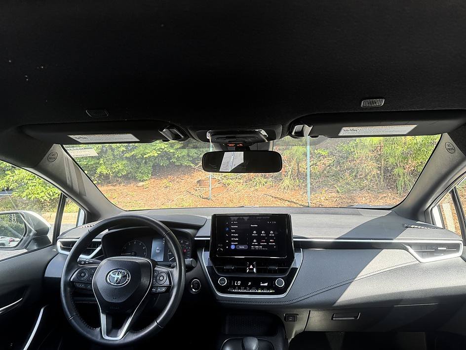Used 2025 Ice Toyota SE image 19