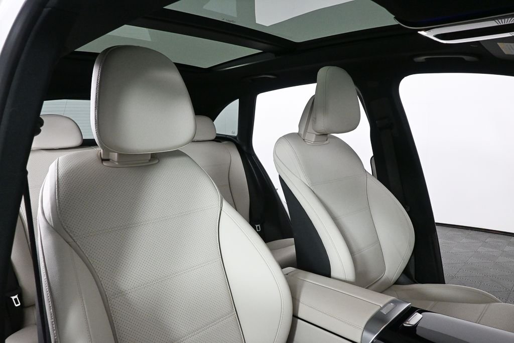 Certified Used 2023 White Mercedes-Benz GLC 300 image 21
