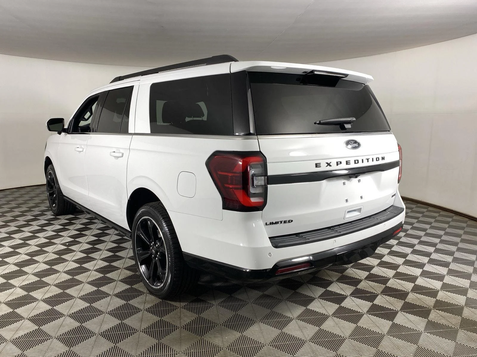 Used 2024 Oxford White Ford Limited image 15