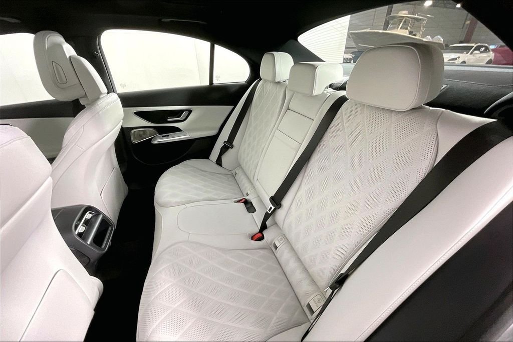 New 2026 MANUFAKTUR Alpine Grey Mercedes-Benz E 350 image 10
