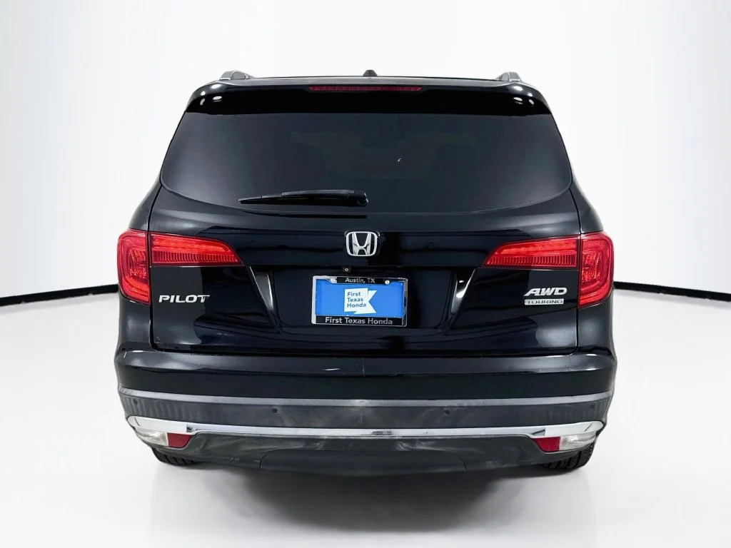 Certified Used 2017 Crystal Black Pearl Honda Touring image 7