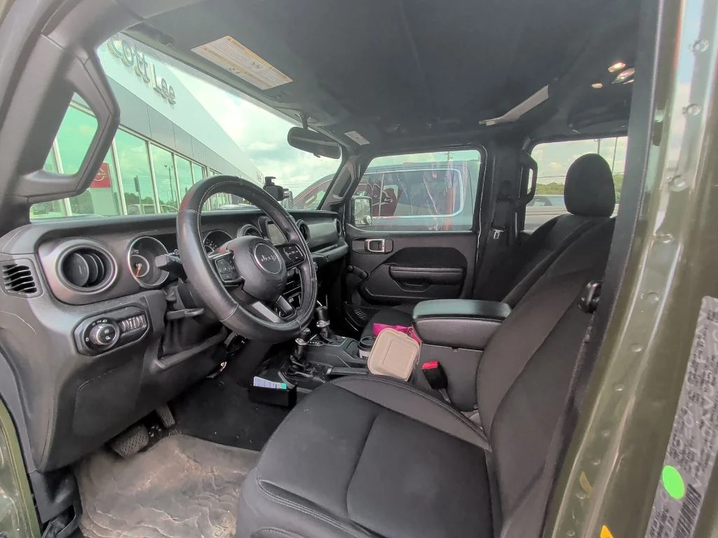 Used 2022 Green Jeep Willys image 7