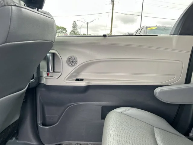 2021 Toyota Sienna Limited - Photo 29