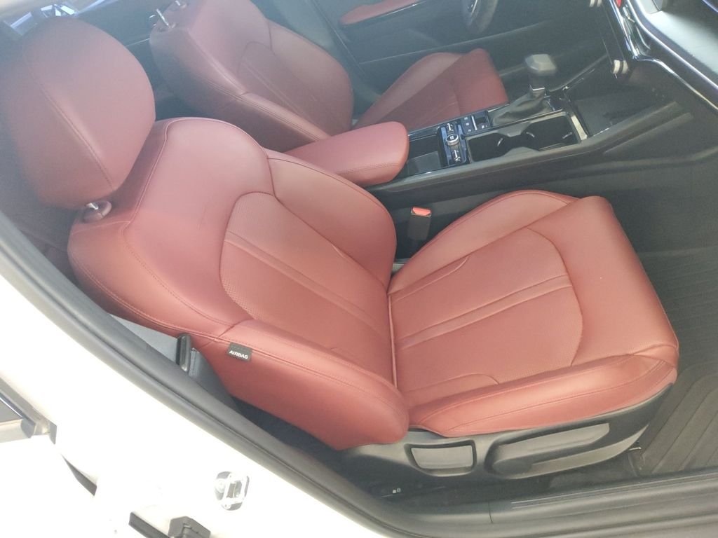 Used 2025 White Kia GT-Line image 14