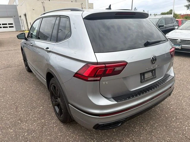 Certified Used 2023 Silver Volkswagen 2.0T SE R-Line Black image 5
