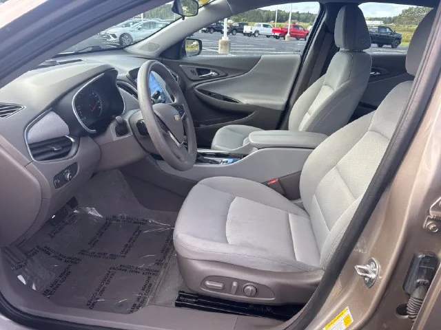 Used 2025 Mineral Gray Metallic Chevrolet 1LT image 11