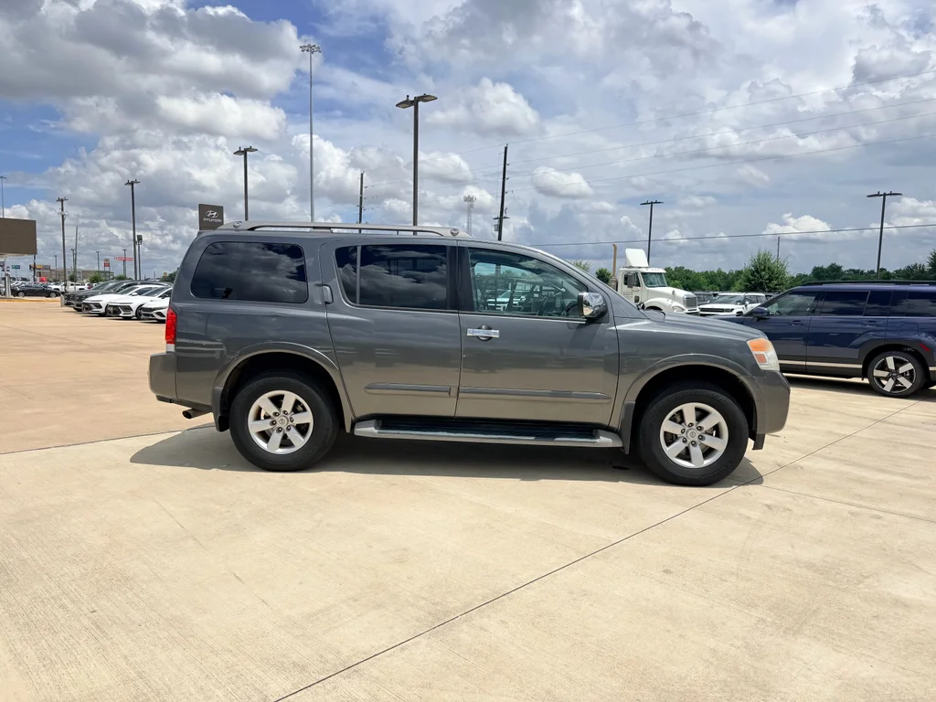 Used 2010 Smoke Nissan SE image 5