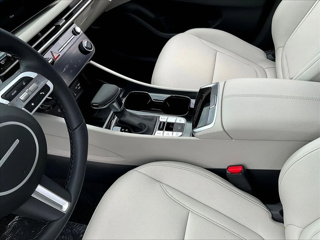 New 2026 Gray Hyundai SEL Premium image 24