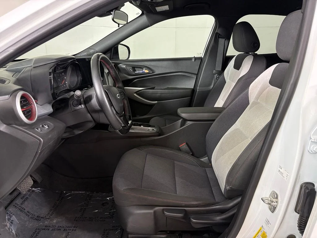 Used 2024 White Chevrolet 1RS image 18