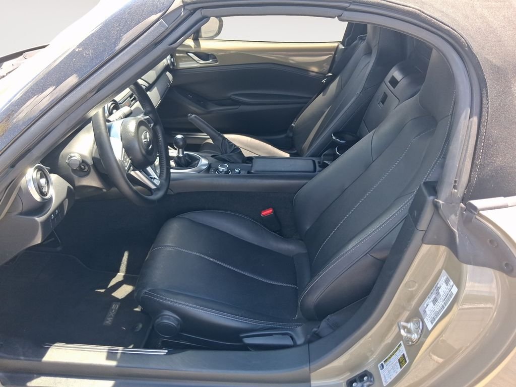Used 2023 Beige Mazda Grand Touring image 9