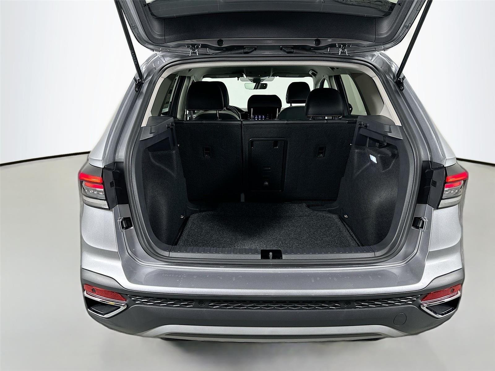 2025 Volkswagen Taos SE - Photo 24