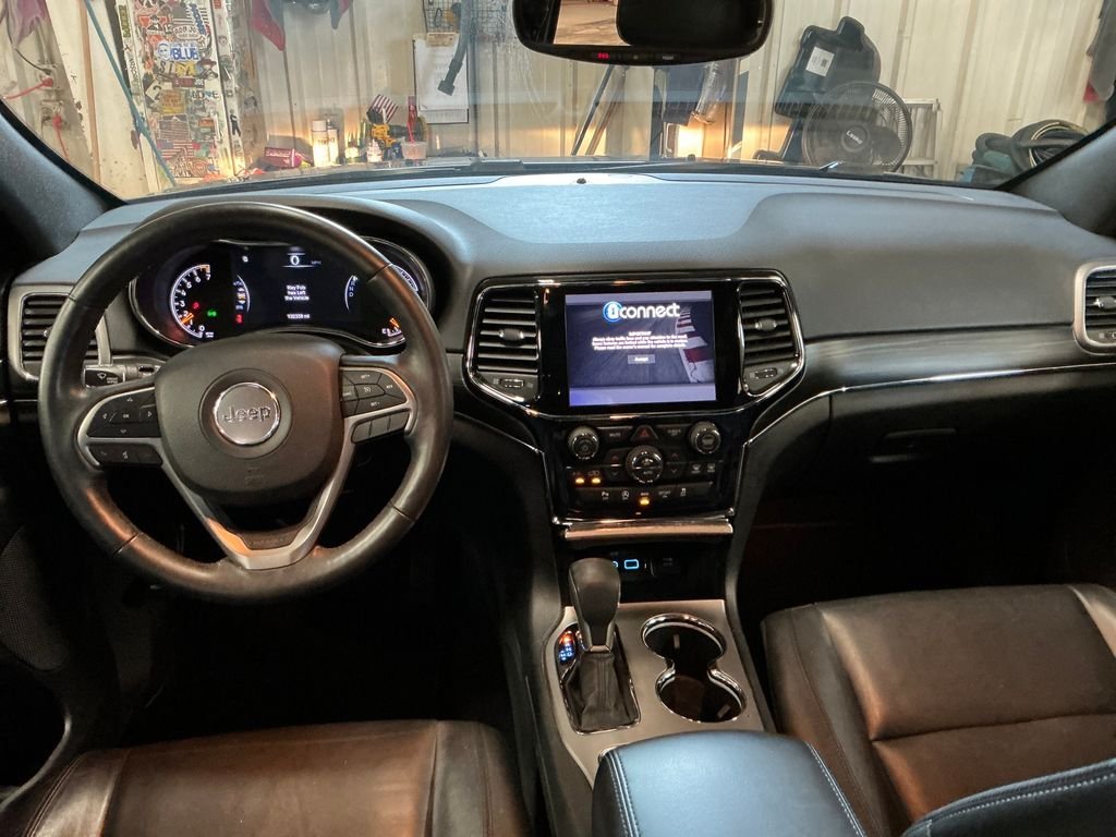 Used 2019 Gray Jeep Limited image 18