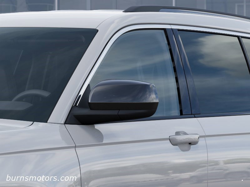 New 2026 Bright White Clear-Coat Exterior Paint Jeep Laredo X image 12