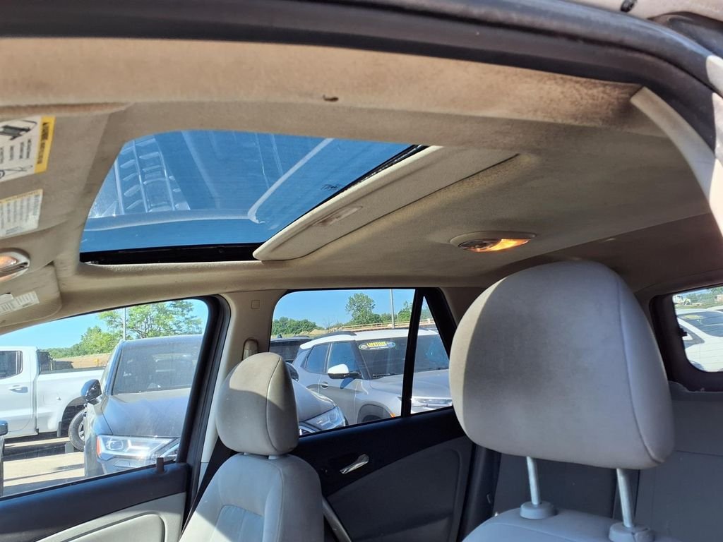 Used 2007 Silver Saturn Base image 10