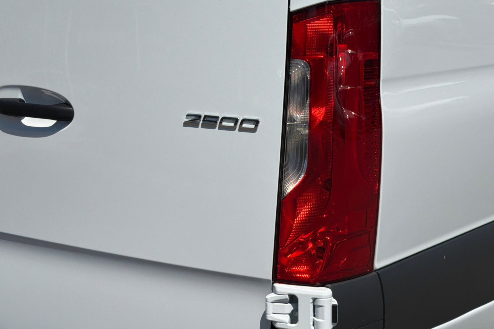 New 2026 Arctic White Mercedes-Benz Cargo 170 WB image 13