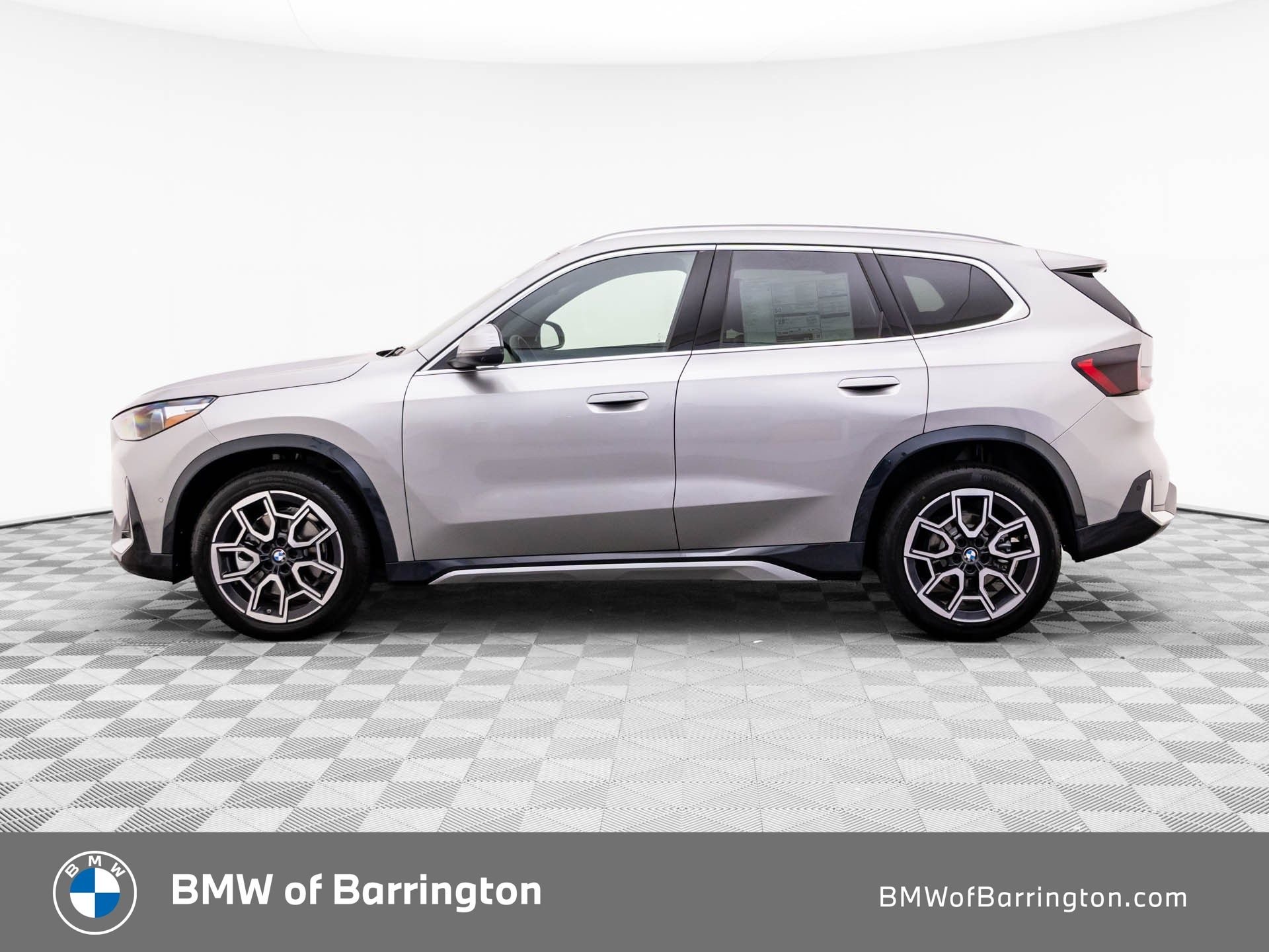 New 2026 Space Silver Metallic BMW xDrive28i image 2