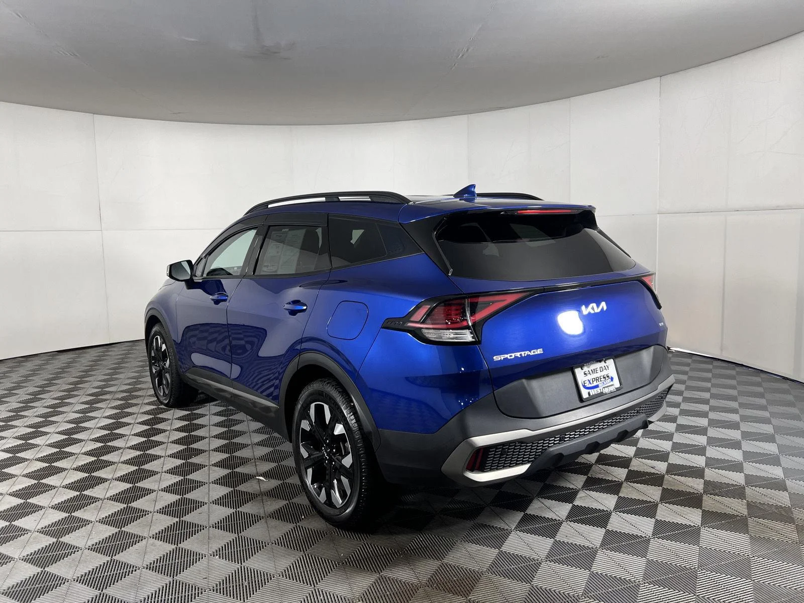 Used 2023 Sapphire Blue Kia X-Line image 7