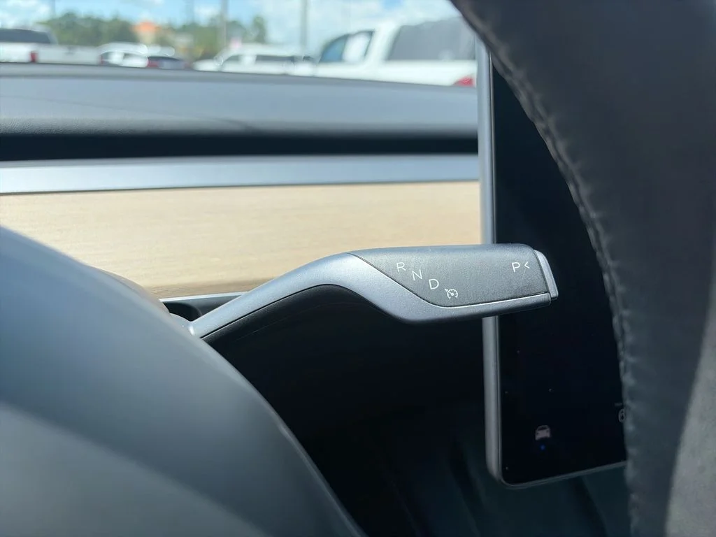 2024 Tesla Model Y Long Range - Photo 21