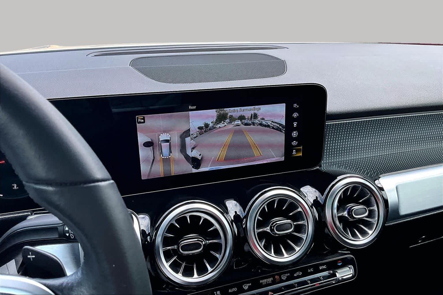 Used 2022 Polar White Mercedes-Benz GLB 250 image 26