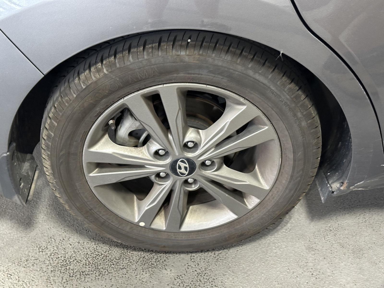 Used 2018 Machine Gray Hyundai SEL image 15