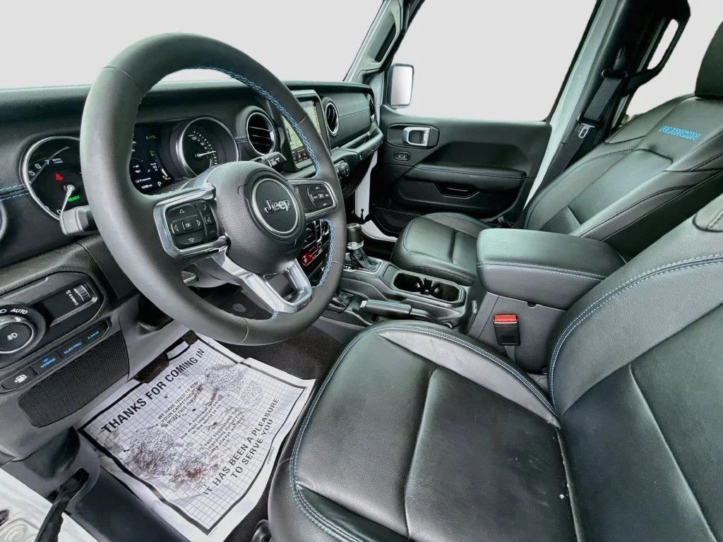 Used 2023 White Jeep Rubicon 4xe image 27