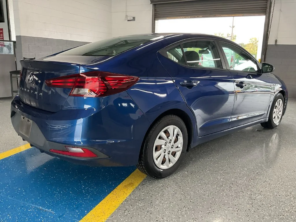 Used 2020 Blue Hyundai SE image 14