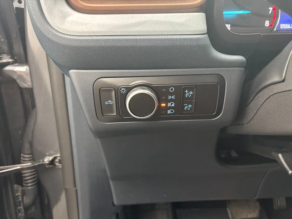 Used 2024 Gray Ford Lariat image 29