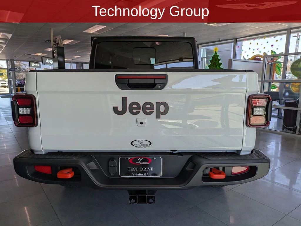 New 2026 Bright White Clear-Coat Exterior Paint Jeep Mojave image 7