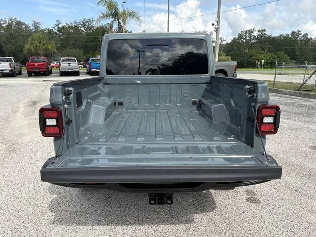 New 2026 Anvil Clear-Coat Exterior Paint Jeep Rubicon image 10