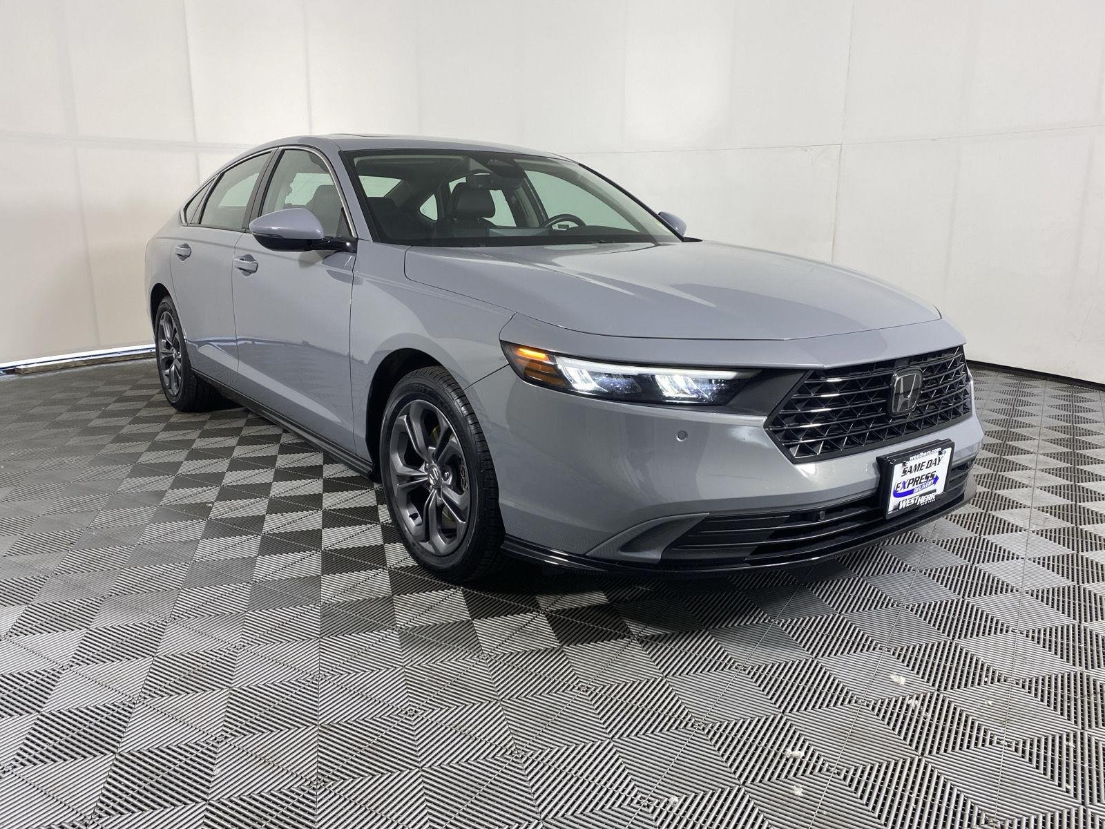 Used 2024 Urban Gray Pearl Honda EX-L image 10