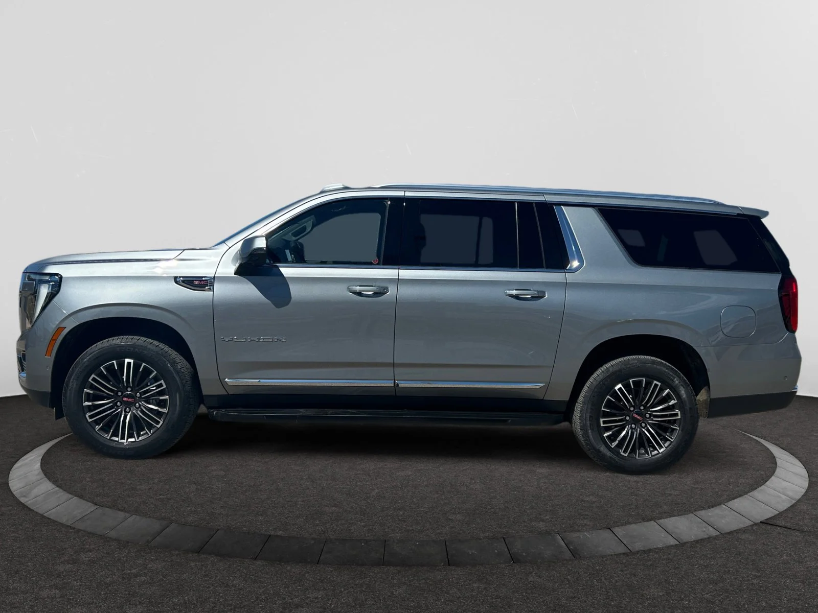 New 2026 Sterling Metallic GMC Elevation image 2