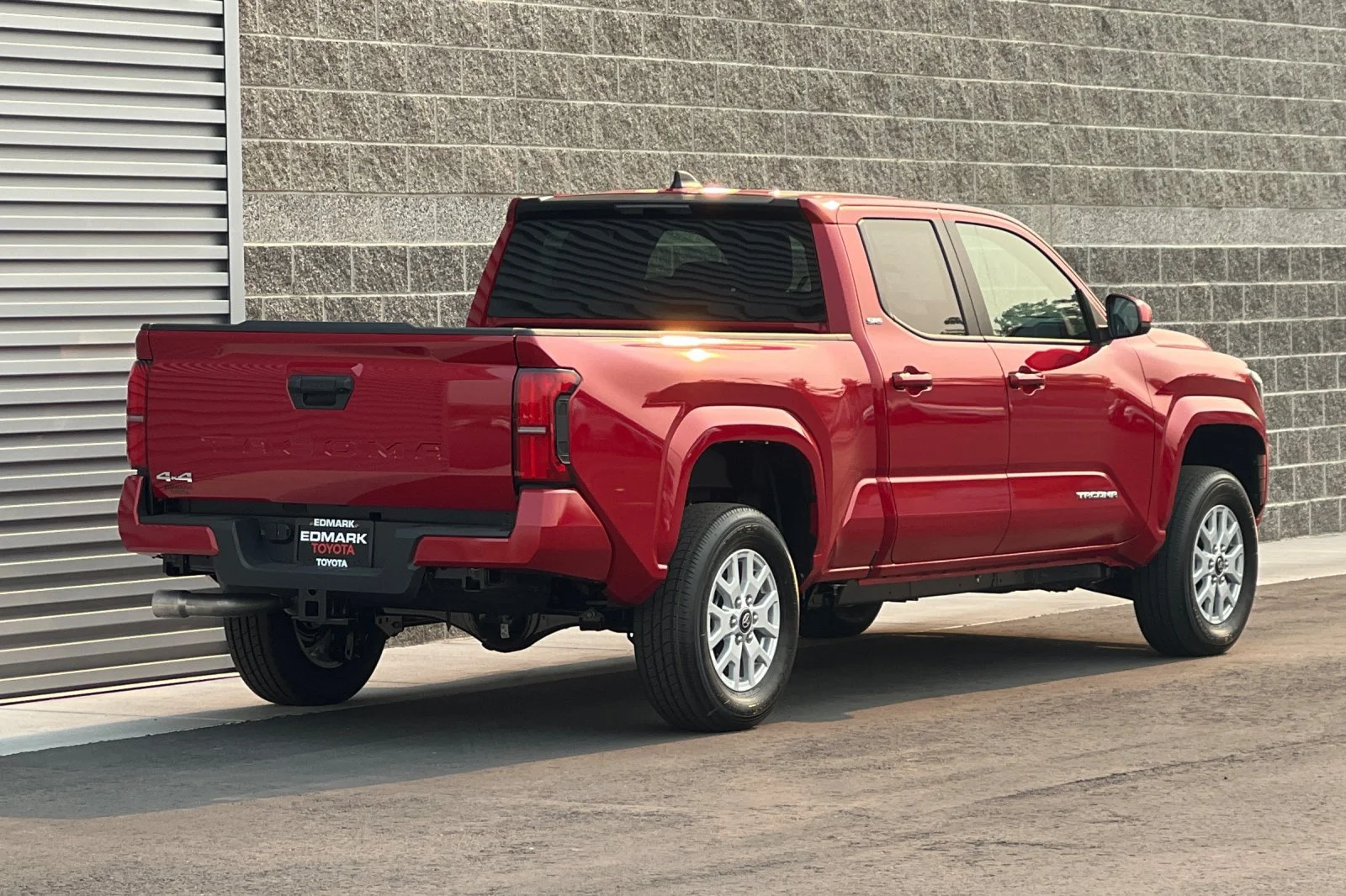 New 2026 Supersonic Red <sup>1</sup> Toyota  SR5 image 3